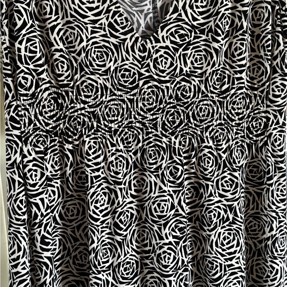 Elegant Black and Cream White Rose Maxi Dress Vintage 12 - Picture 2 of 5